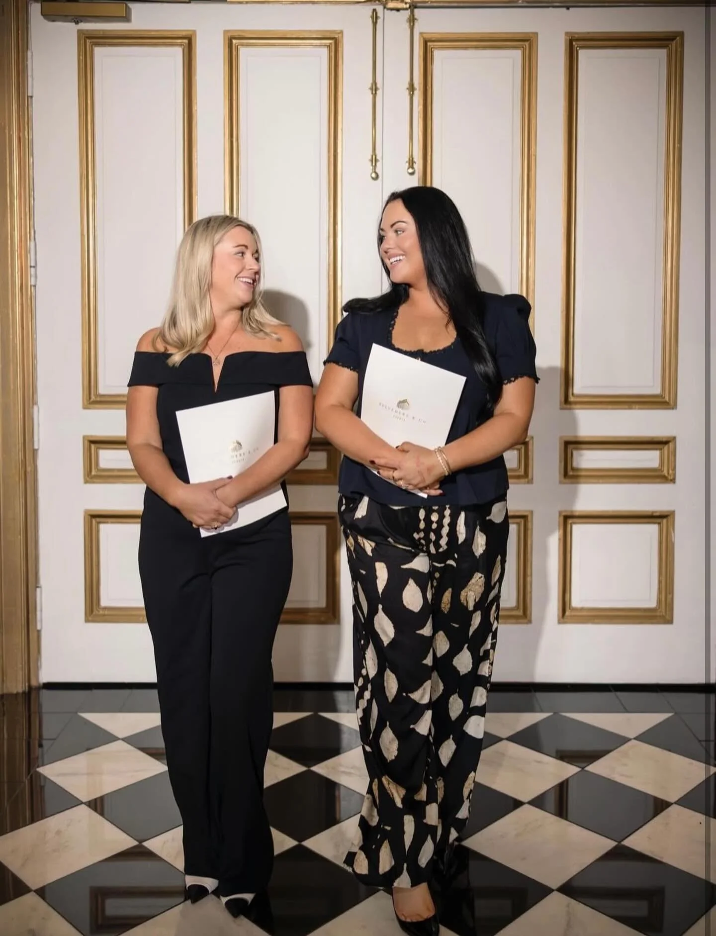 These BABES!
Wedding pros, perfected glows. Serving effortless glow to the women who make wedding magic happen.

P.S. It&rsquo;s not a secret, but totally one of my FAV venues.⚡️

#blissfullybronzed #baltimorespraytan #bridalspraytan