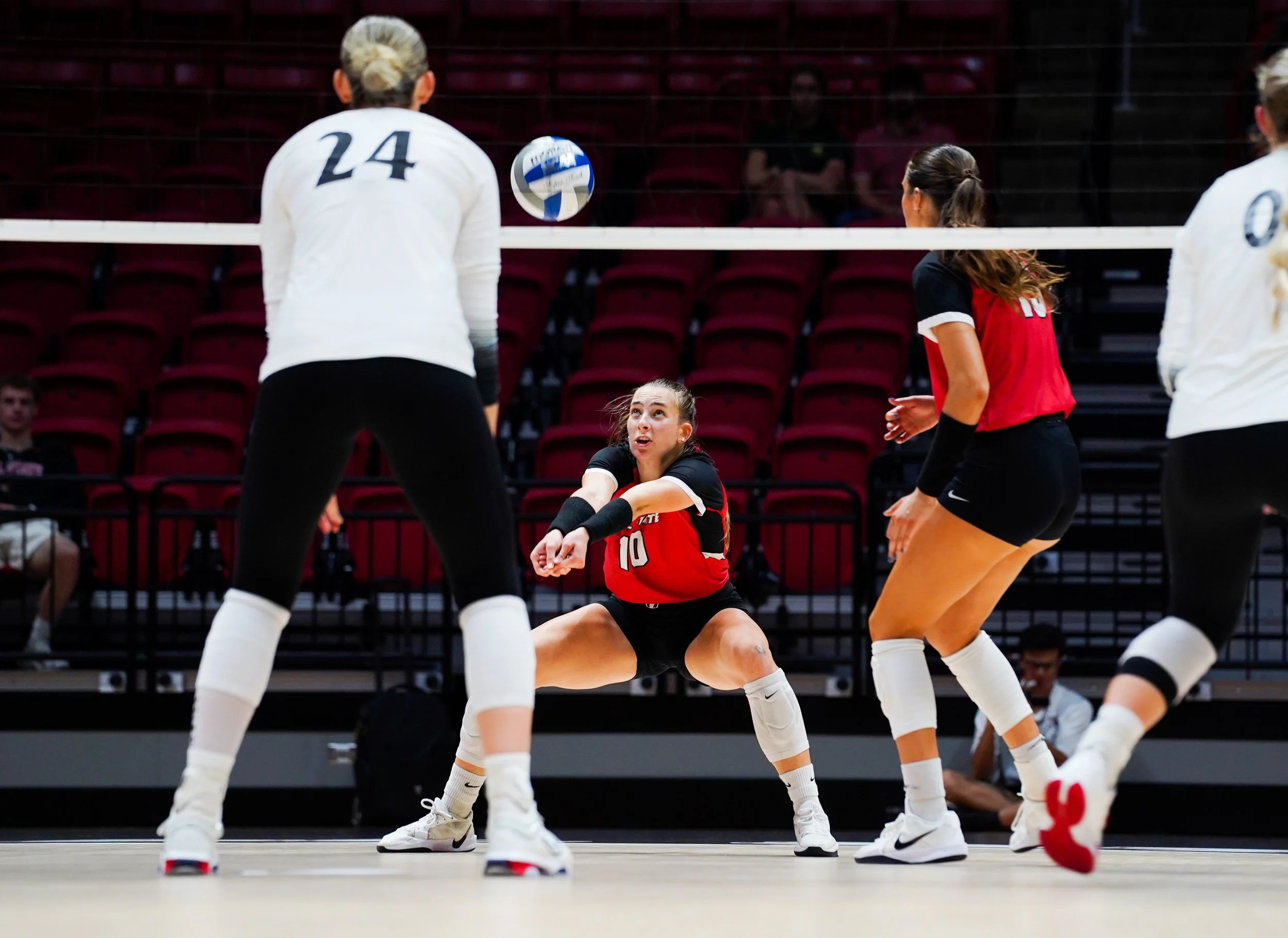 WVolleyball_Kemper_Sept18-06.jpg