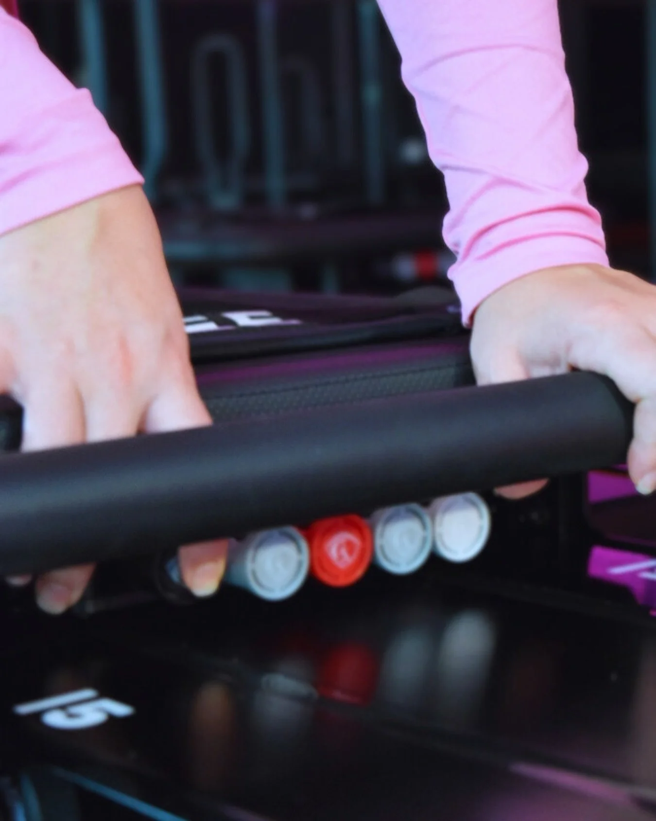 Ever wonder what those spring colors on our machines really mean? 💭

💓 White = Super light (6 lbs) 💓 Black = Light (12.5 lbs) 💓 Gray = Medium (37.5 lbs) 💓 Red = Heavy (70 lbs)

Each spring changes how your body works - less spring = more core + 