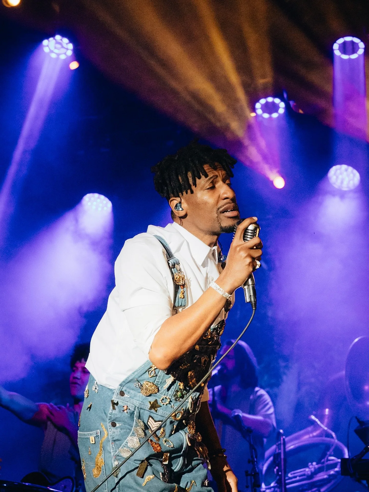 The newly released @couragethefilm song was the opener for @jonbatiste last night!! @abraham_thomas_music did such an amazing song, it was so fun hearing the song live!! And the Jon Batiste concert was so vibrant and such a joy to take photos at.  I 