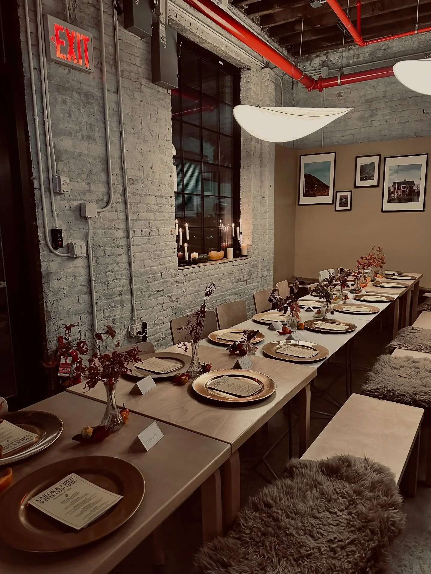 Dinner parties at Falu 🥂🍽️

@sailor.and.siren hosted an exquisite fresh lobster and caviar dinner party with us, beautifully set by @practicallypicnics 

We can host private dinners for up to 25 people - message us if you&rsquo;re interested in hav