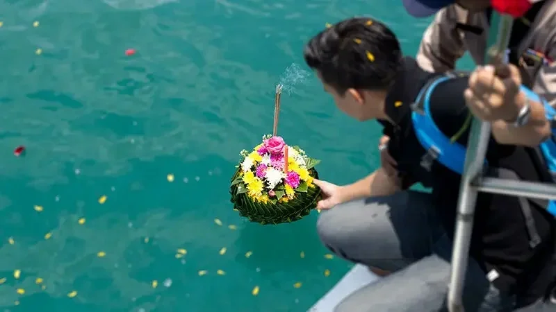 Private ash scattering ceremony on San Diego Bay – Gold Coast Yacht Charters departing from Safe Harbor Sunroad Marina on Harbor Island