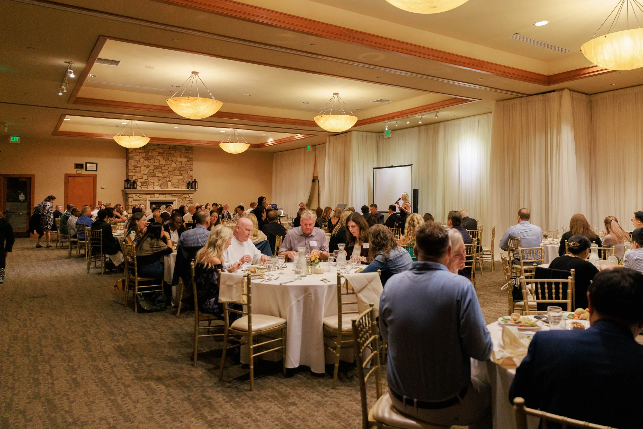 Donor Dinner Night 2024C18A2303.jpg