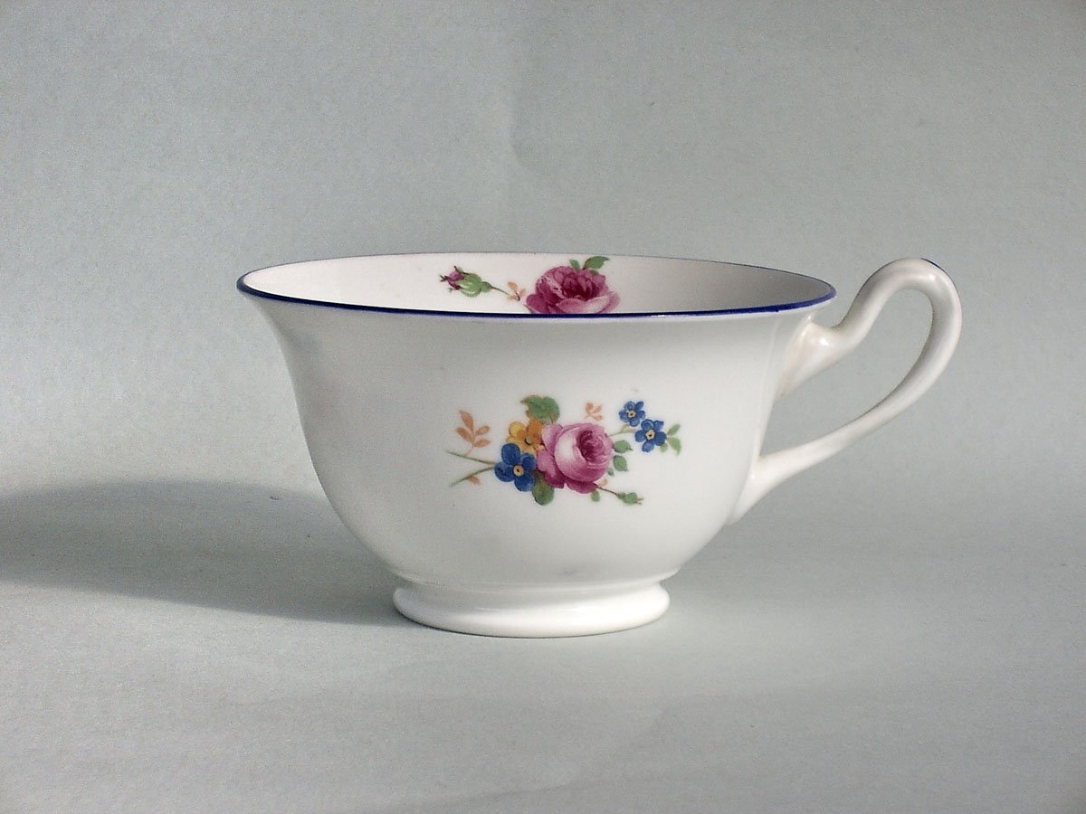 MILTON Shelley Tea Cup.jpg