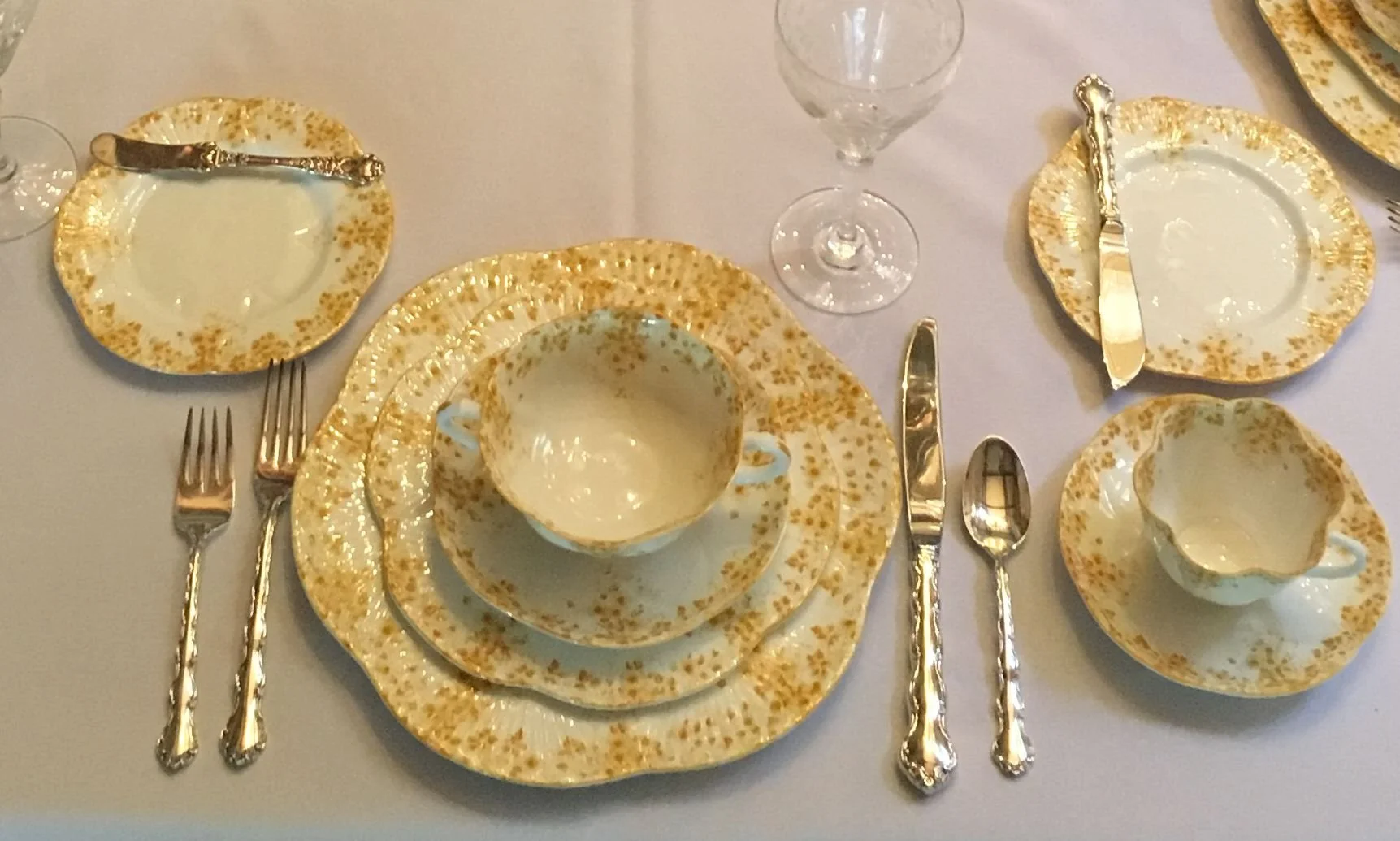 Shelley Dainty Yellow Pattern #051/Y