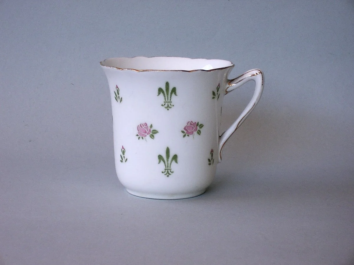DOROTHY EARLY 01 Tea Cup.jpg