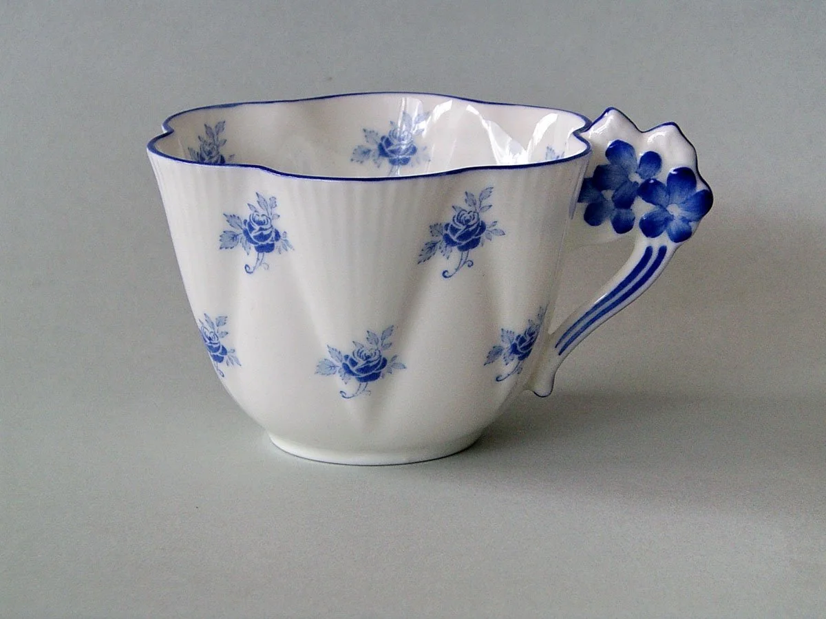 DAINTY, FLORAL HANDLE 09.jpg