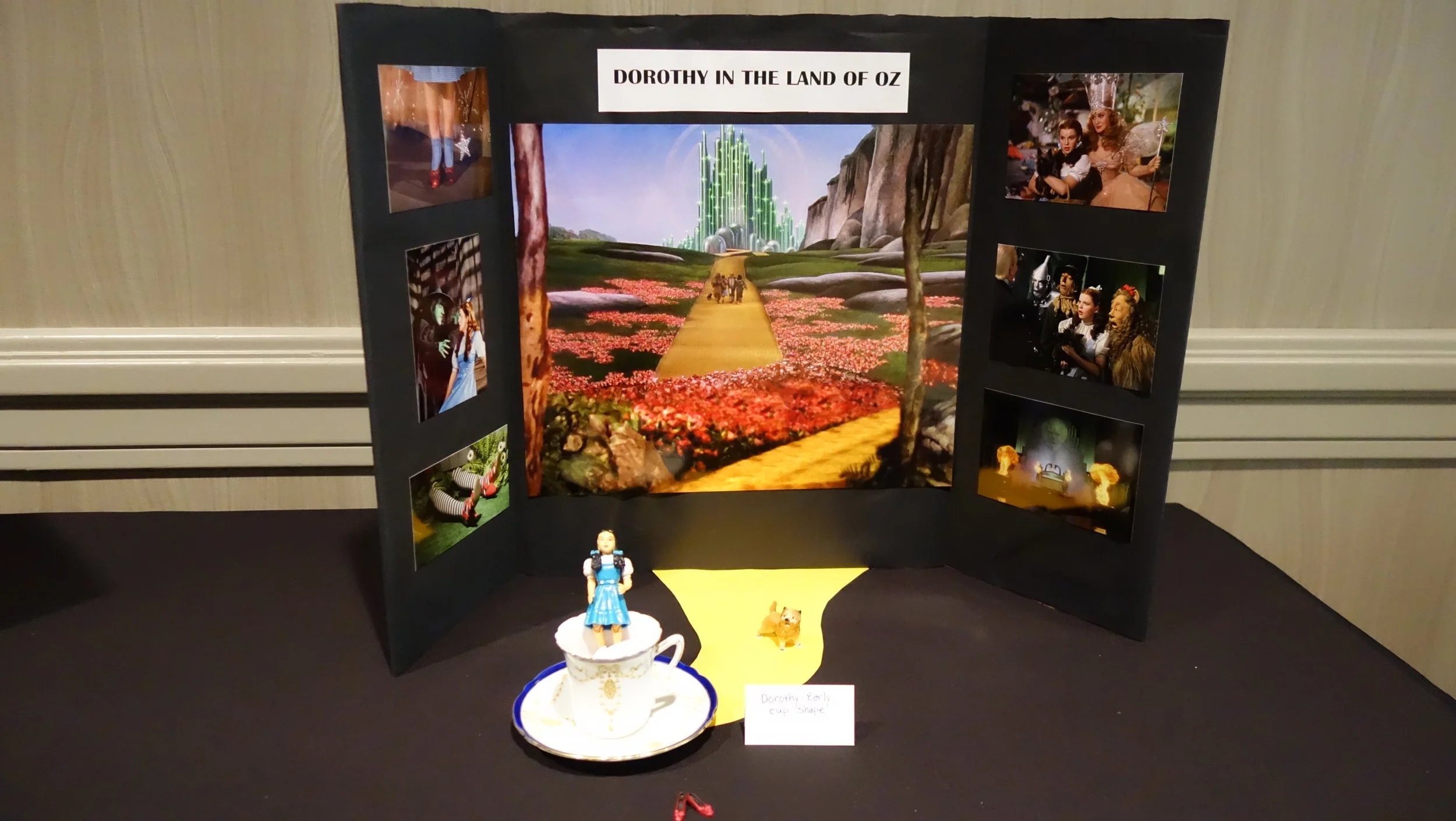 Dorothy In the Land of Oz
Barbara Gooding