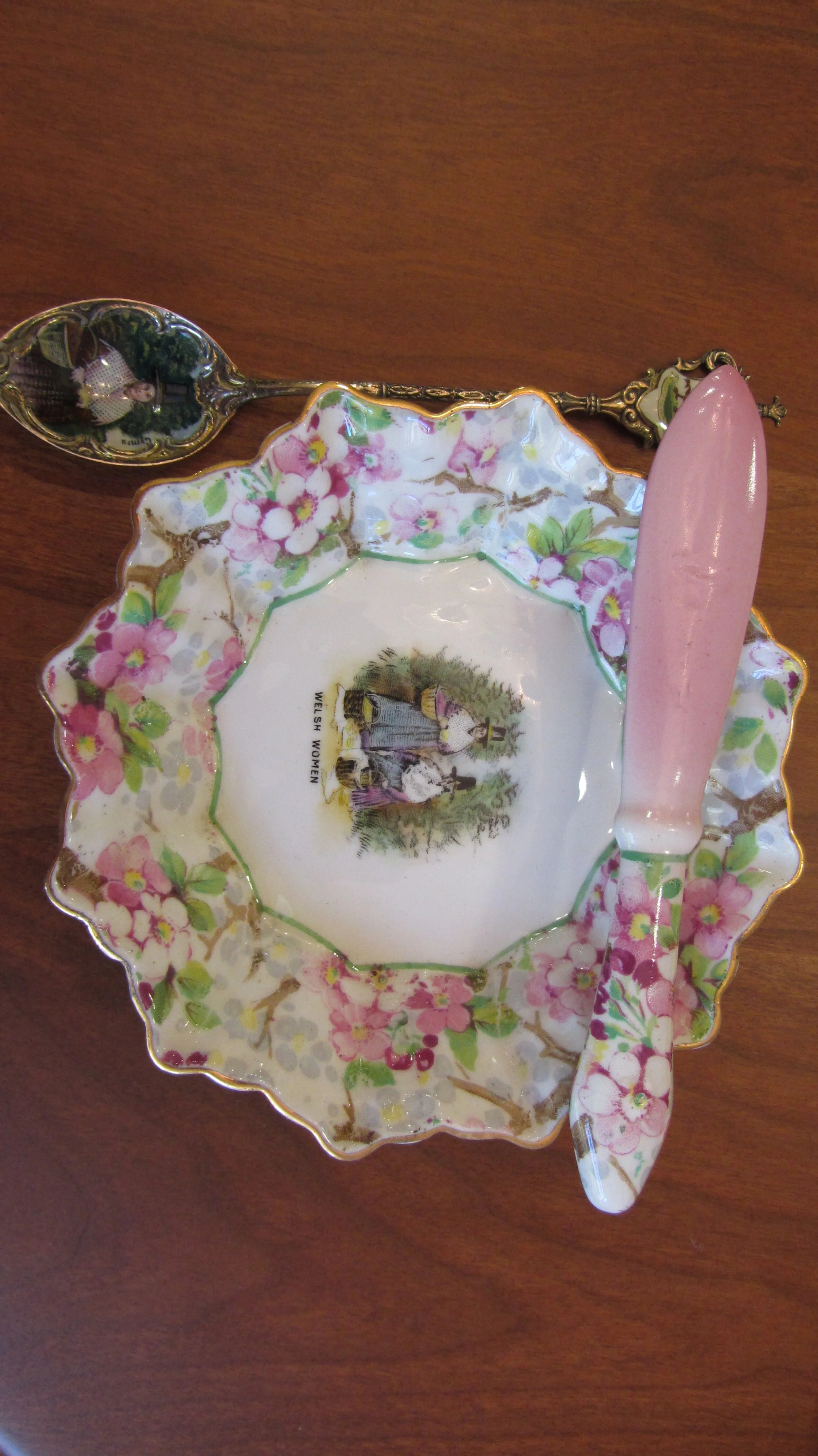 Welsh Women chintz dish.jpg