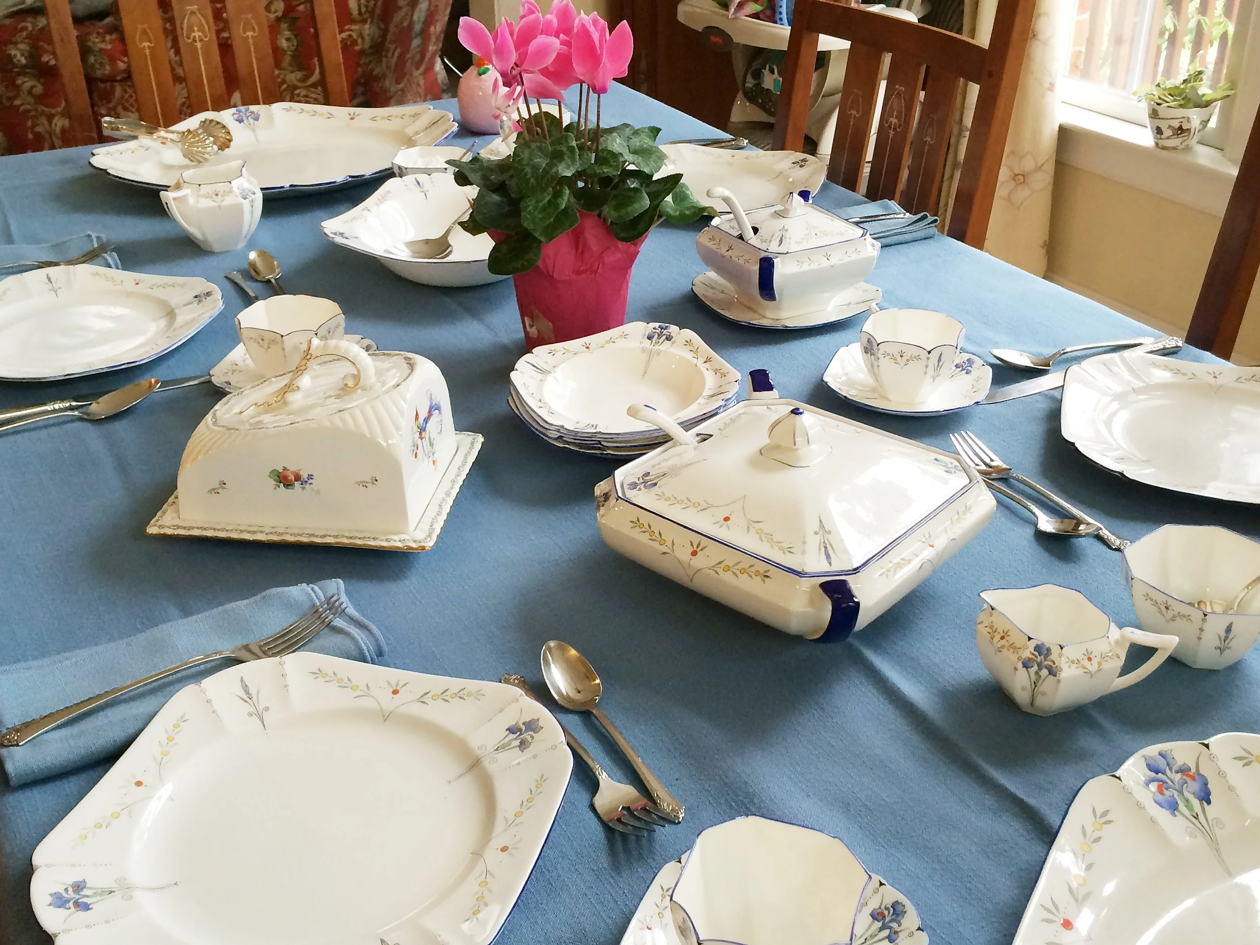 Queen Anne Breakfast. Shelley Blue Iris Pattern #11561