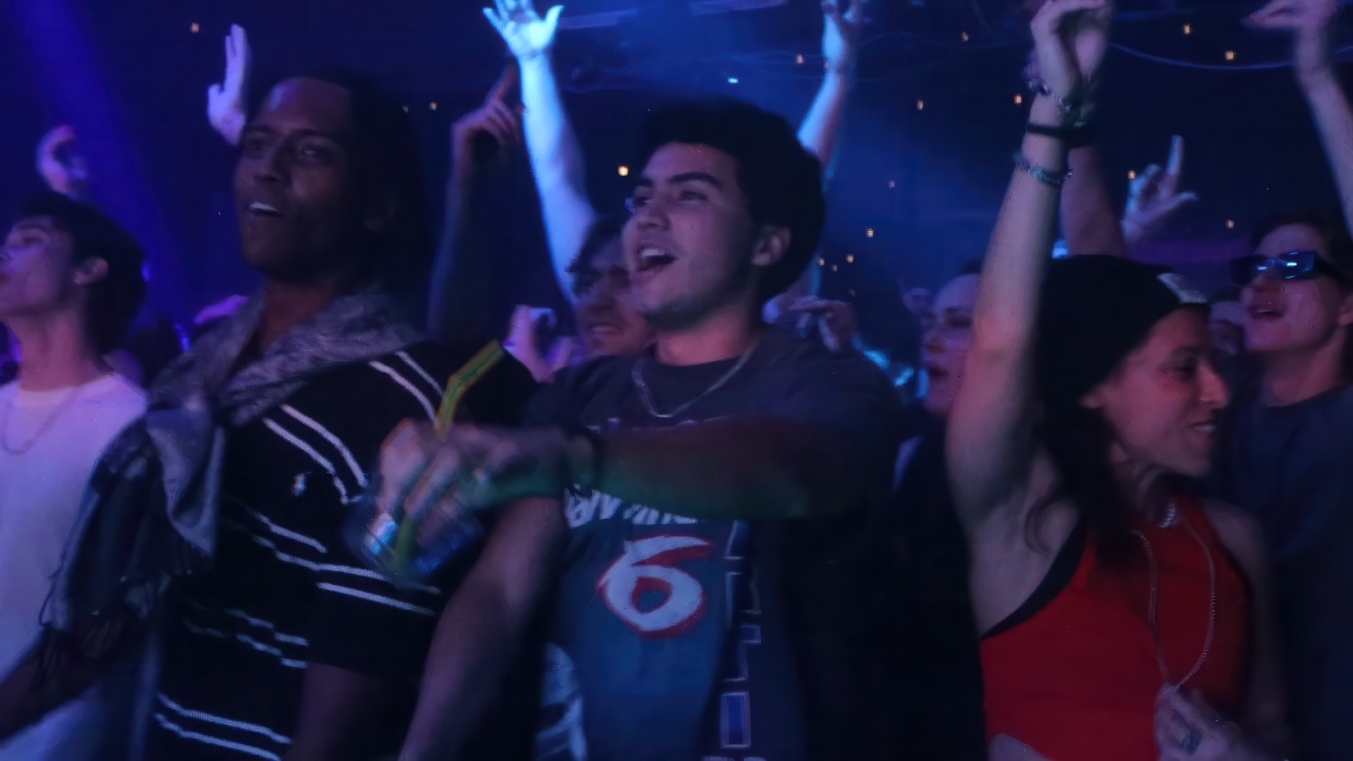 crowd 01-gigapixel-low resolution v2-1x.png