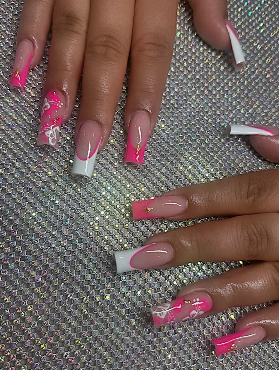 No need a VACA to have this kinda nails 💅 🌺💕!

꧁(&bull;̀ᴗ&bull;́)و 💅🏼꧂ ☘︎︎ 

#allpowder #allpowdernails #guccinails #nailsoftheday #nails2025 #nailsinspire #sillettonails #bayareanails #nailsinspo #nailsonfleek #nails #nailsonfleek #nailsnailsna