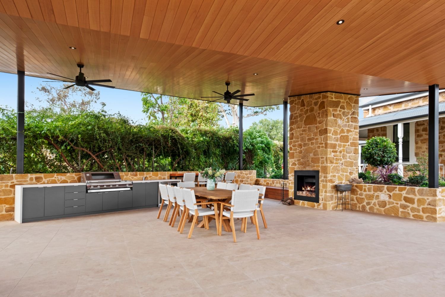 Michael-Kregar-Renovations-Bookpurnong-Outdoor-Dining.jpeg