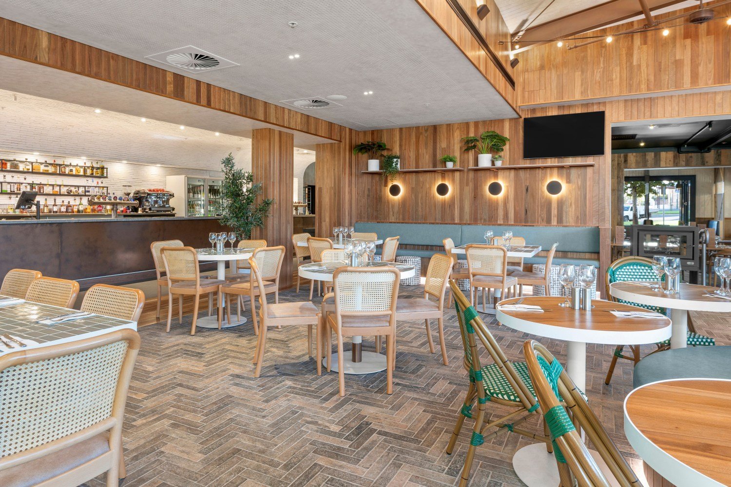 Michael-Kregar-Commercial-Builder-Loxton-Hotel-Bistro-Design.jpeg