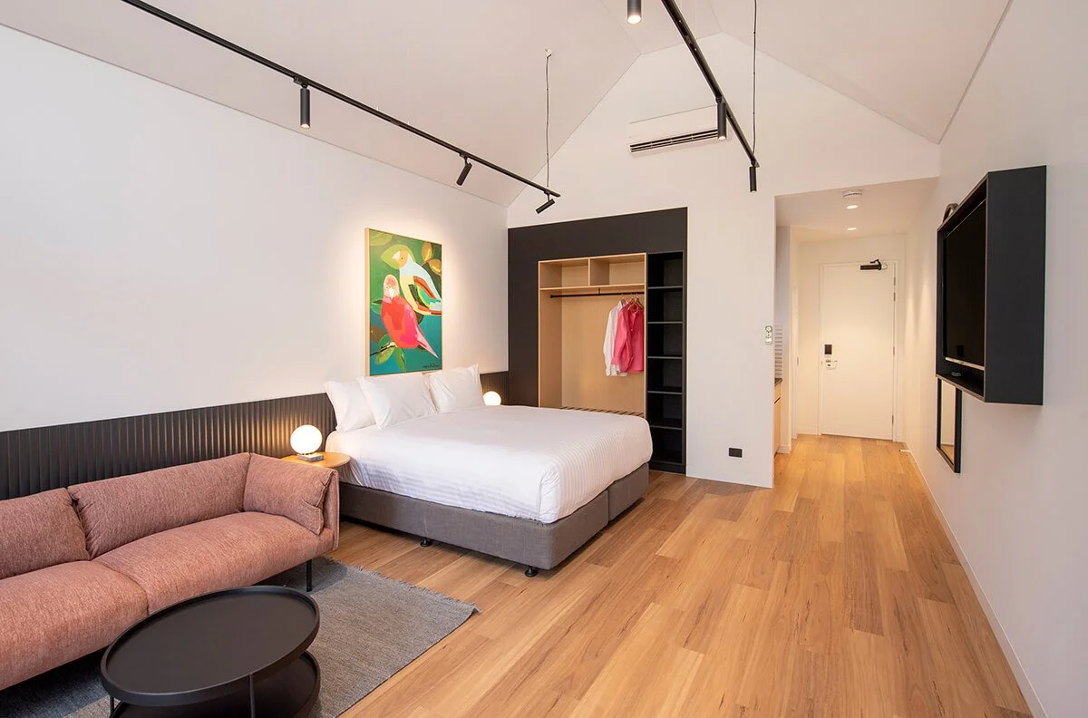 Michael-Kregar-Building-Portfolio-Par-5-Shacks-Interior-Living-Space.jpg