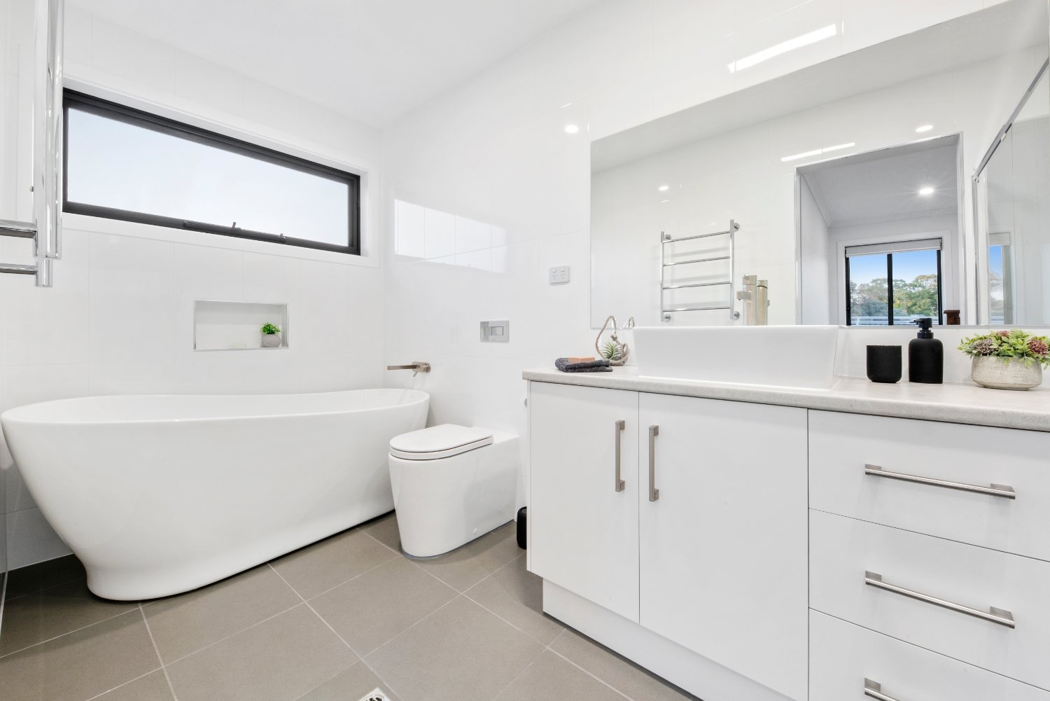 Michael-Kregar-Home-Builds-Plaza-Bathroom.jpeg
