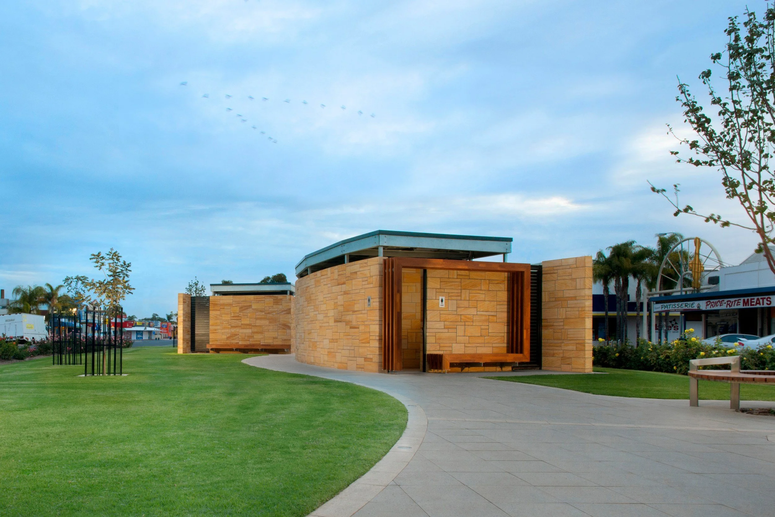 Renmark Toilet Block