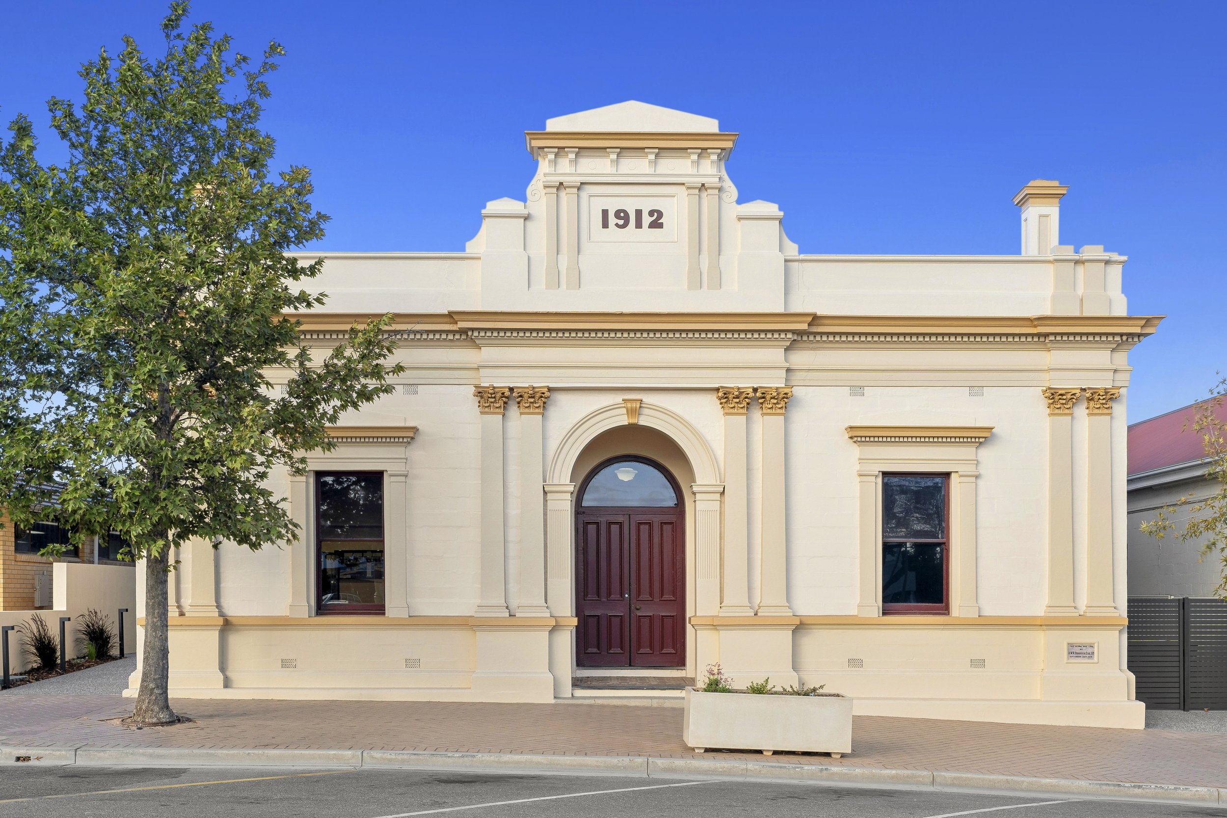 Michael-Kregar-Building-Portfolio-Loxton-Library-Heritage-Building.jpg
