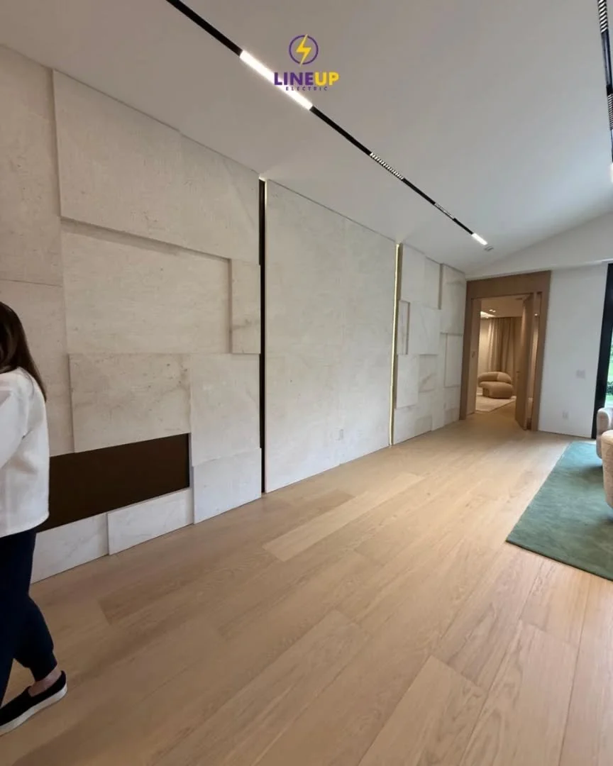 π‘ Elegant design meets perfect lighting.
Our modern lighting solutions bring sophistication, comfort, and style to every corner of your home. β¨
#LineUpElectric #ModernLighting #InteriorDesign #HomeStyle #LightingDesign #LuxuryInteriors #ElegantSpac