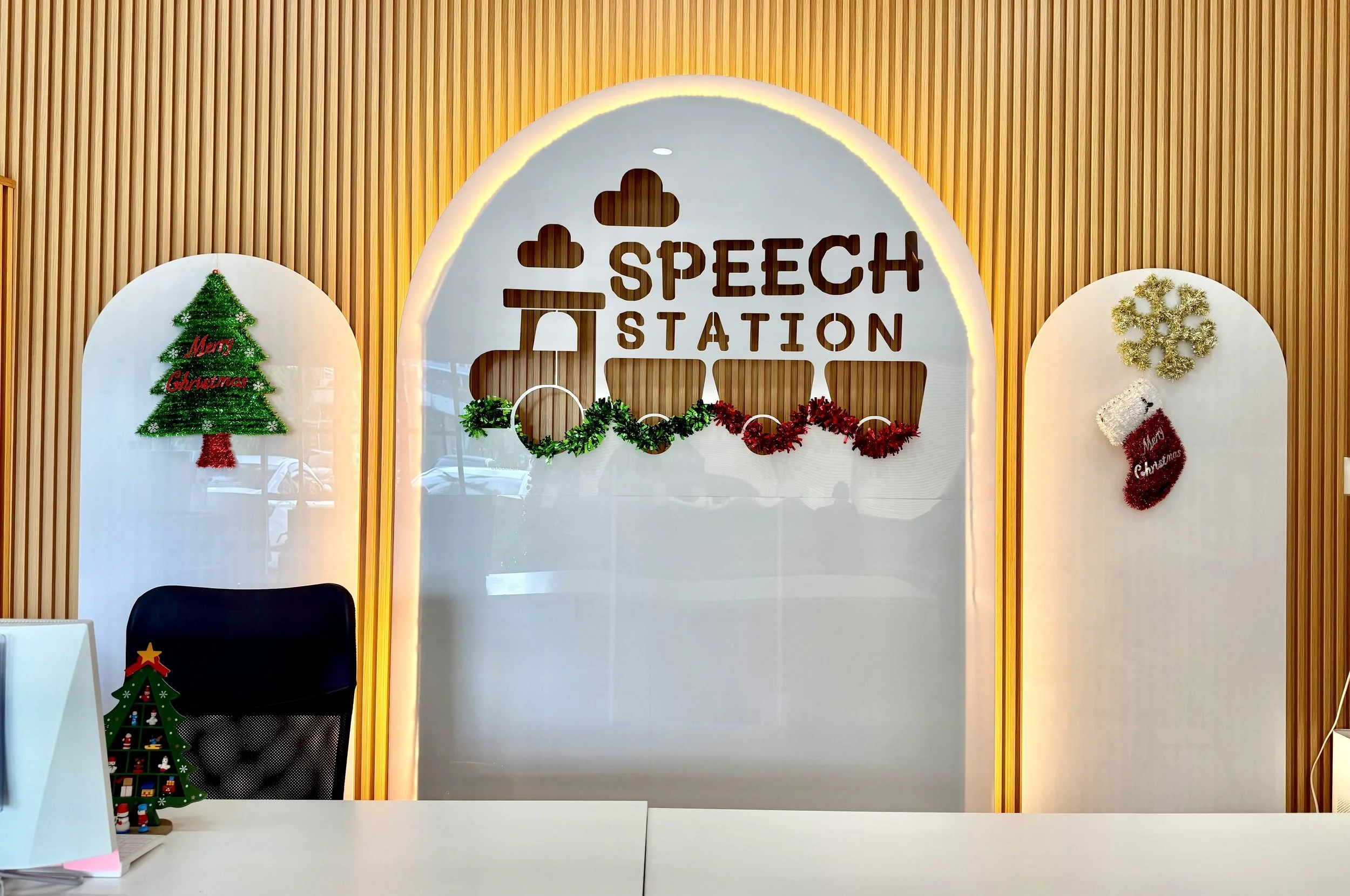 Speech Station: A Space to Connect.
Our cozy clinic is a safe haven for kids, adults, and seniors alike. We’ve created a warm environment where you can relax, be yourself, and find the support your family needs to thrive.