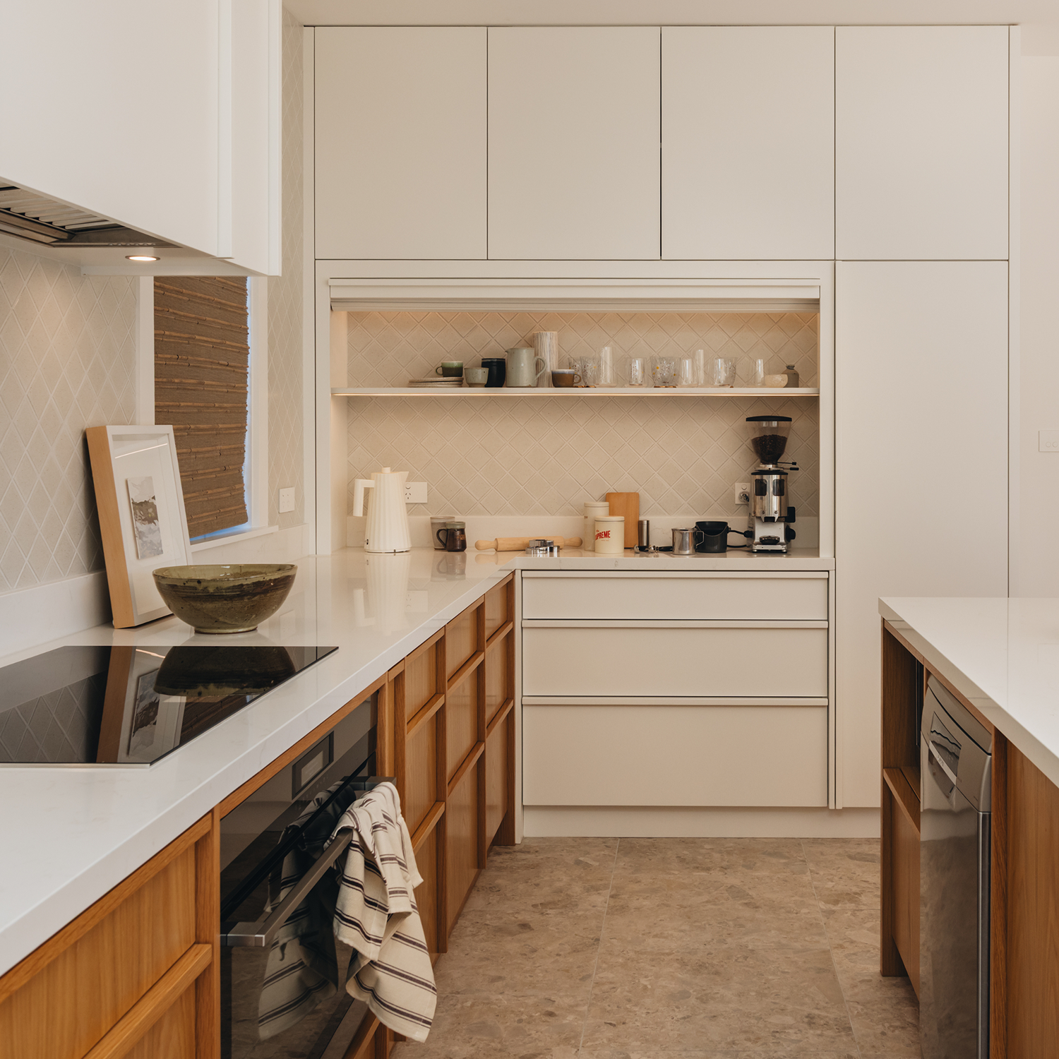 01-woburn-kitchen-white-cabinetry-timber-drawers-nook.png