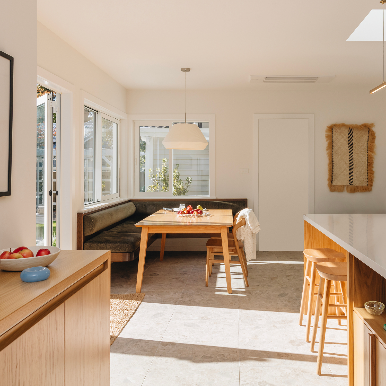 07-woburn-kitchen-through-to-dining-natural-light.png