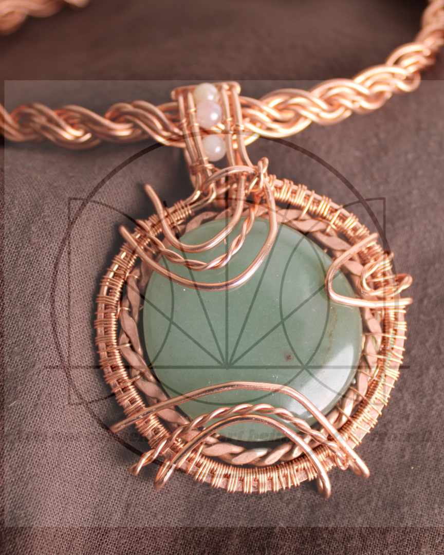 "Verdant Spiral"

Aventurine, sunstone, copper (sold)