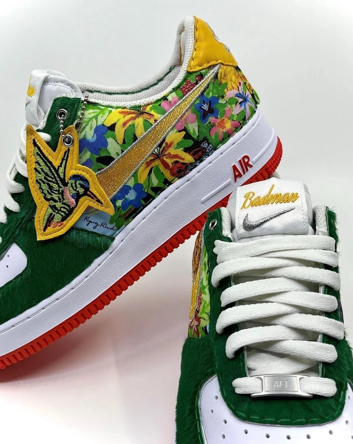 "Kyng's Garden" Nike Air Force 1. Custom print provided by Kyng Rhodes feat custom embroidered hang tag. Leathers used: Emerald Pony, Amarillo Lambskin.