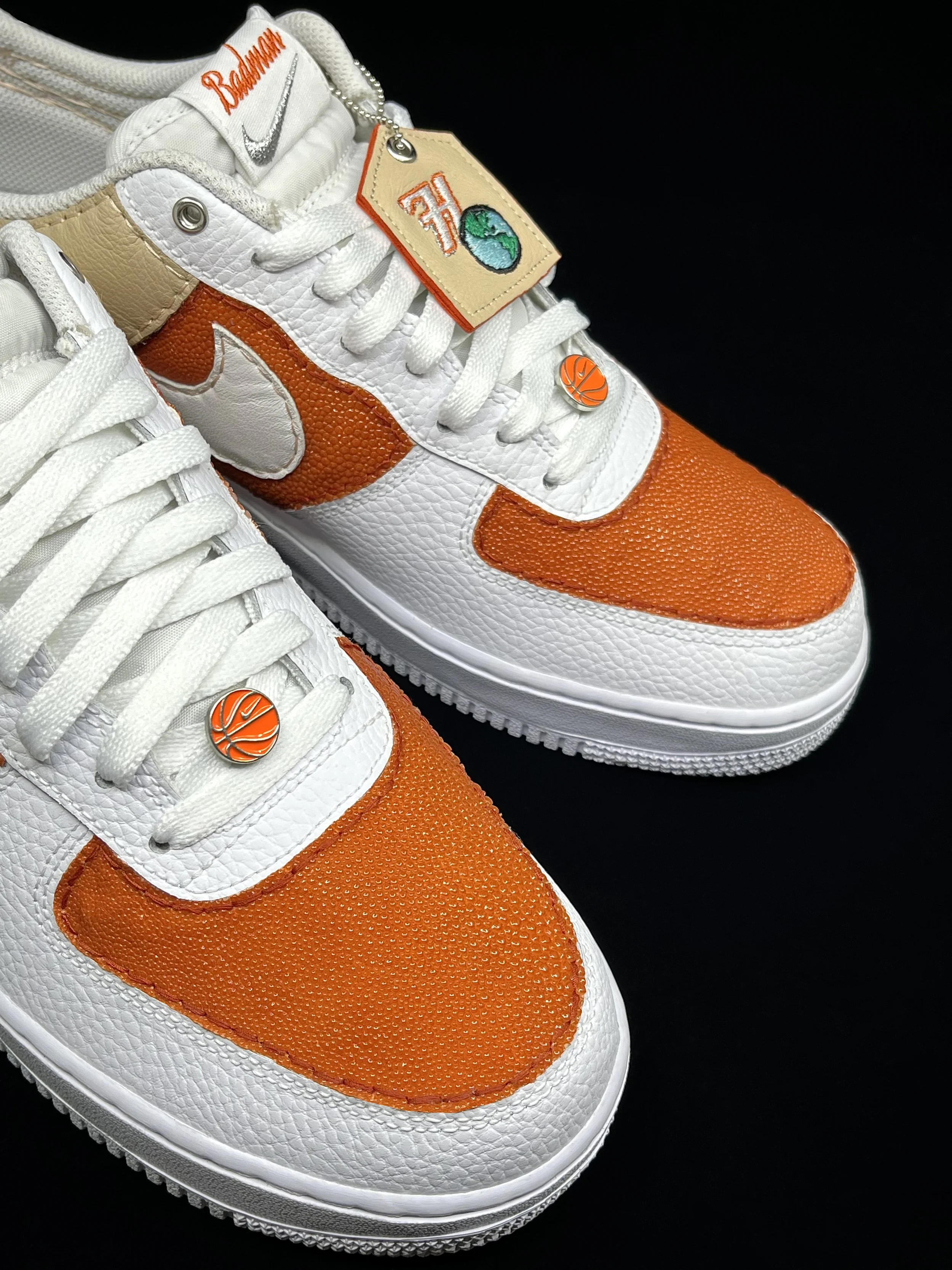 "M A E S T R O E " Nike Air Force 1 for 7House. Stingray toebox POV with custom embroidered hang tag. Leathers used: Genuine Stingray, White Amalfi Lambskin, Tan Tumbled.