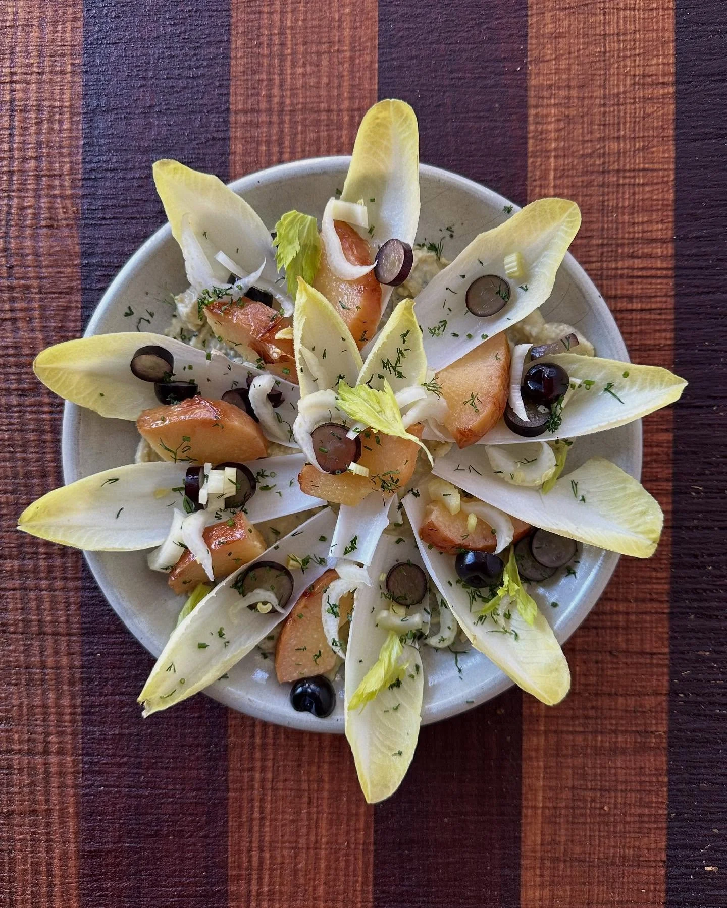 Autumn salad 🍂 
.
.
roasted quince waldorf salad
gorgonzola picante 
warm hazelnut + orange + brown butter vinaigrette
.
.
on tonight 🍂