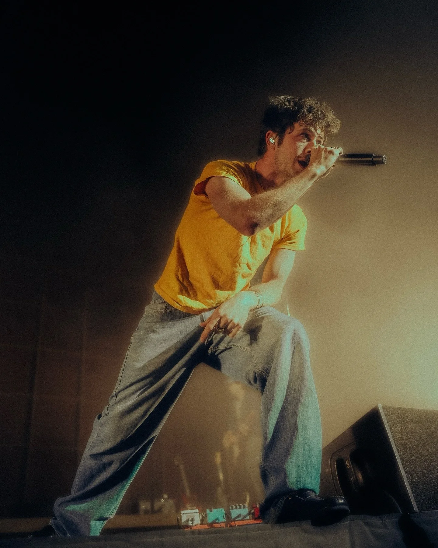 montreal does have the best bagels @wallowsmusic 

had the fun opportunity to photograph wallows for @pleasermag in montreal the other night 🇨🇦