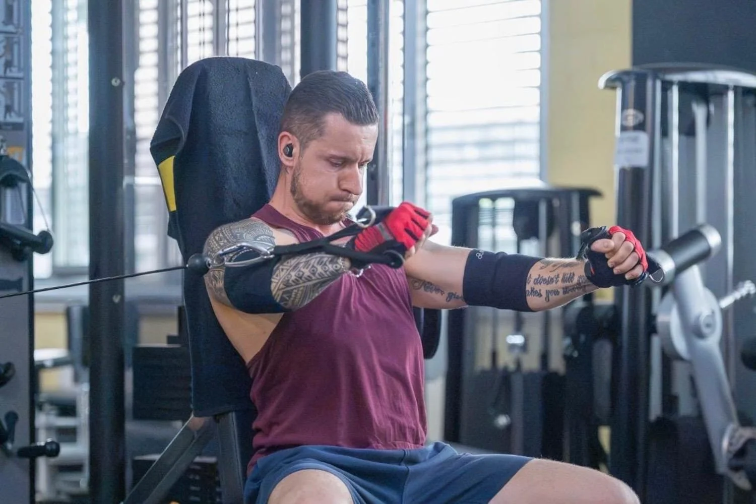 Bankdrücken lernen: Aufbau, Griff und Weg der Stange in drei Schritten (CityGym Aarau)