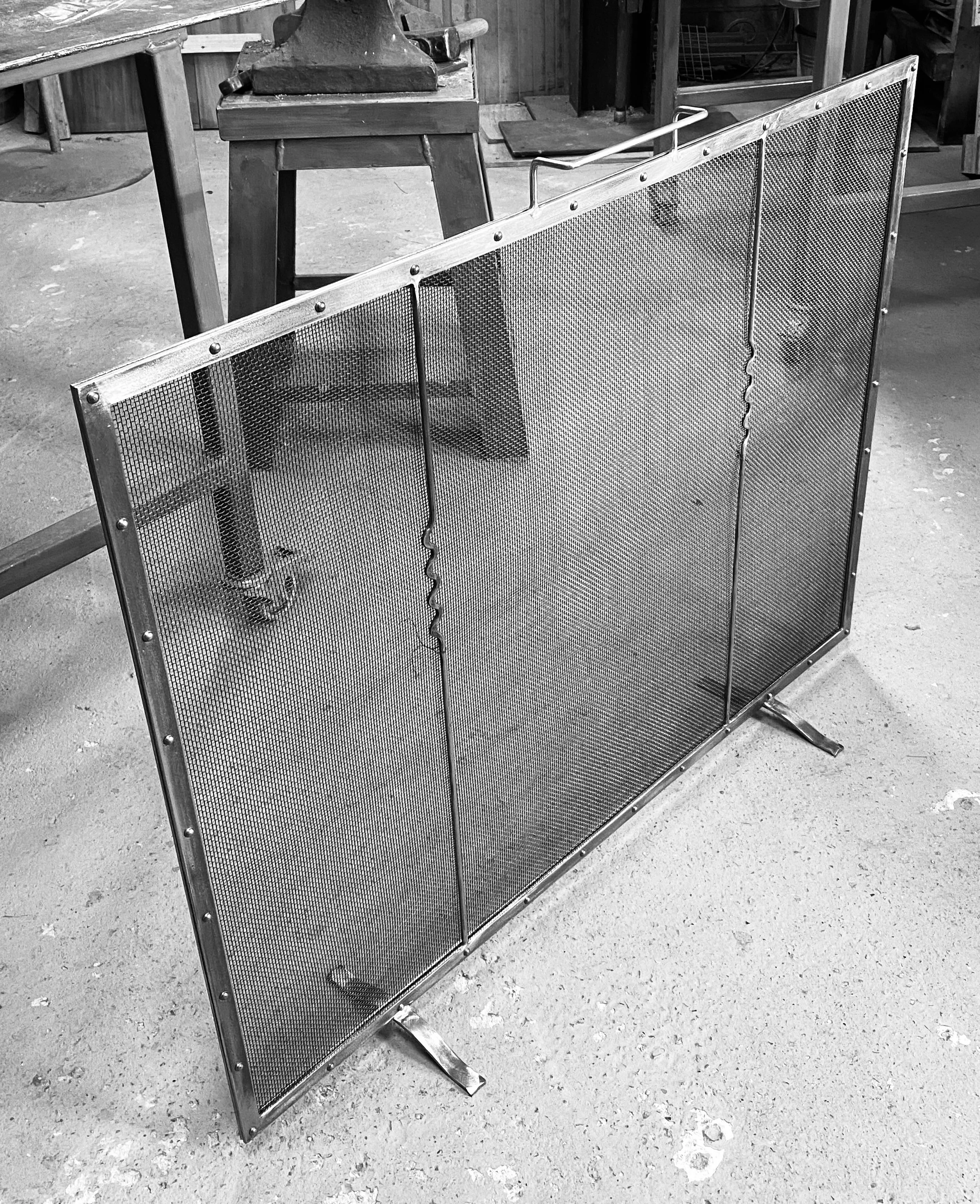 Bespoke flat fireguard