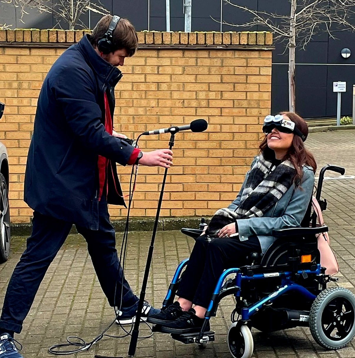 PRESENTER - KIM RADIO .jpg