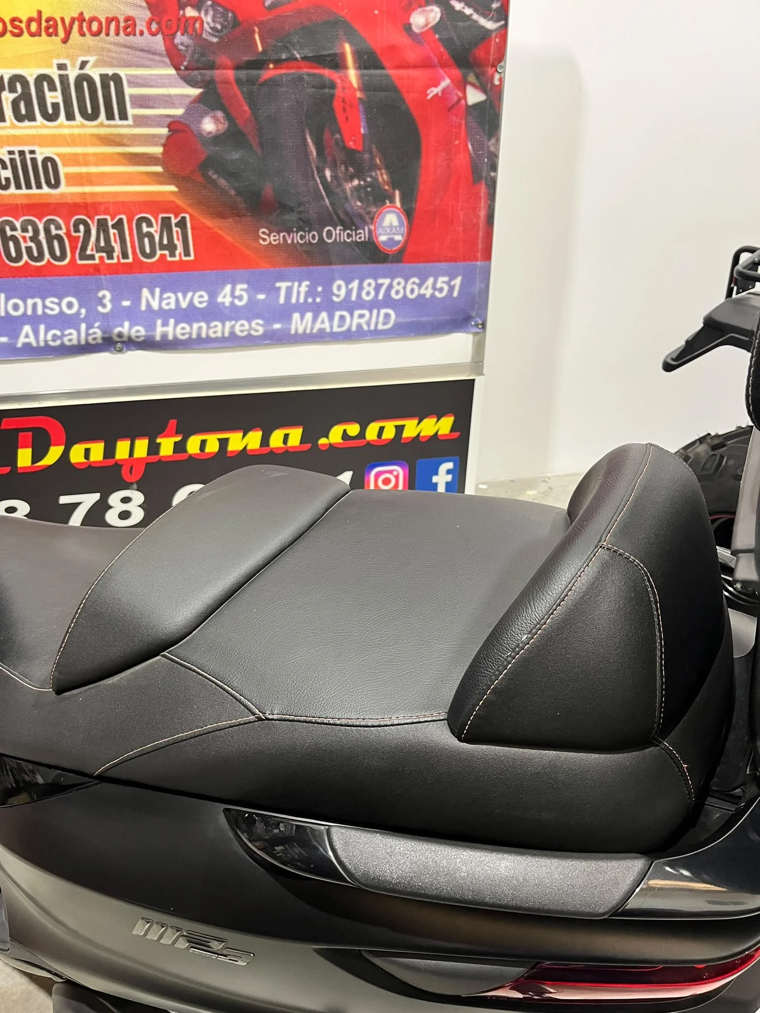 Piaggio MP3 500 Lt - 08.jpeg