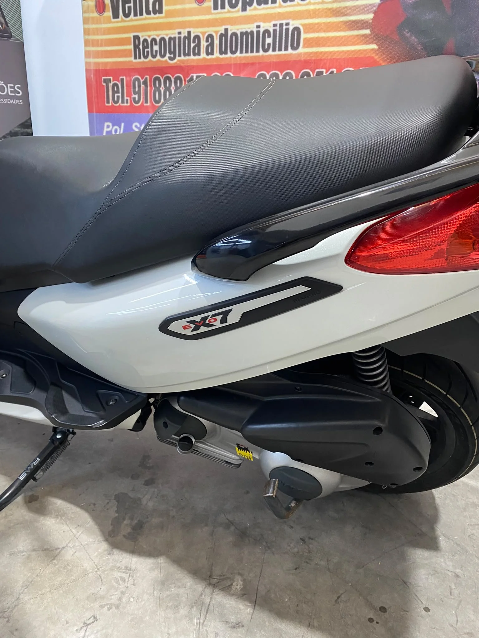 Piaggio 300 x7 08.jpeg