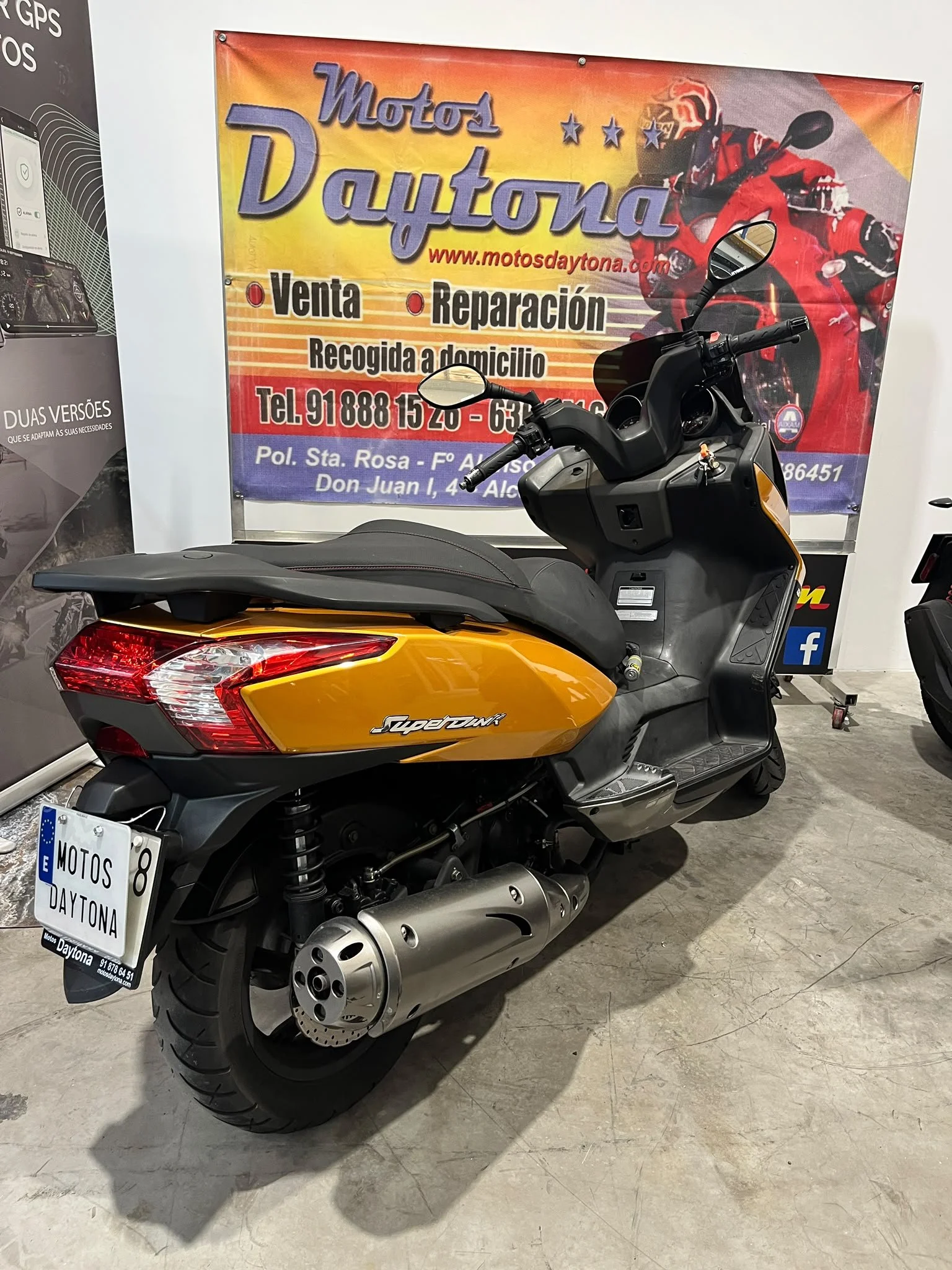 Kymco Superdink 125 05.jpeg