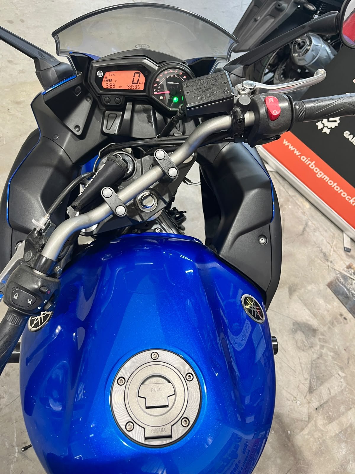 Yamaha XJ6 año 2010 azul 2261 GTL 08.jpeg