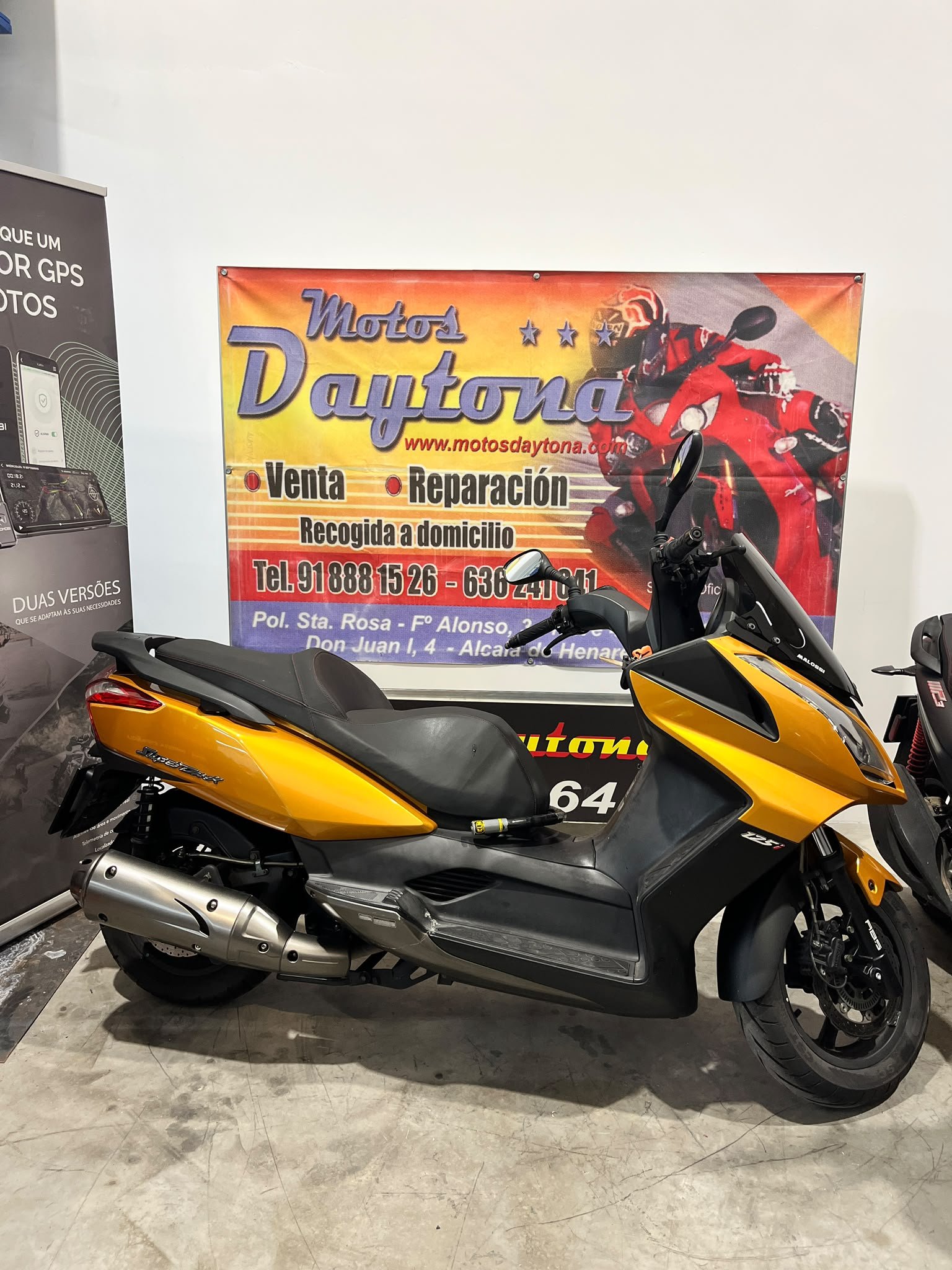 Kymco Superdink 125 09.jpeg
