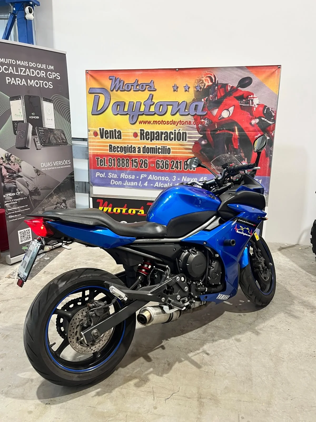 Yamaha XJ6 año 2010 azul 2261 GTL 04.jpeg
