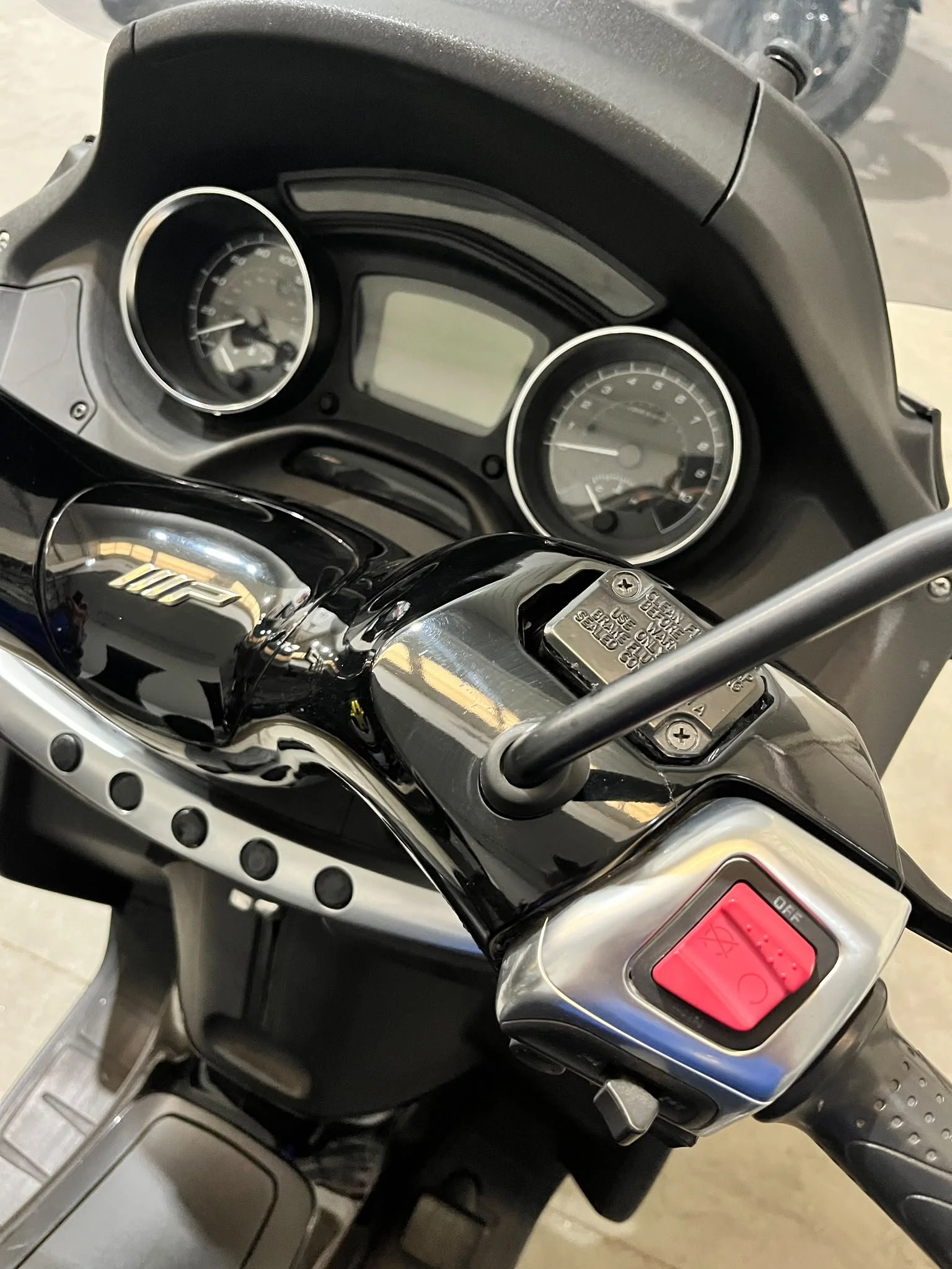 Piaggio MP3 500 Lt - 01.jpeg