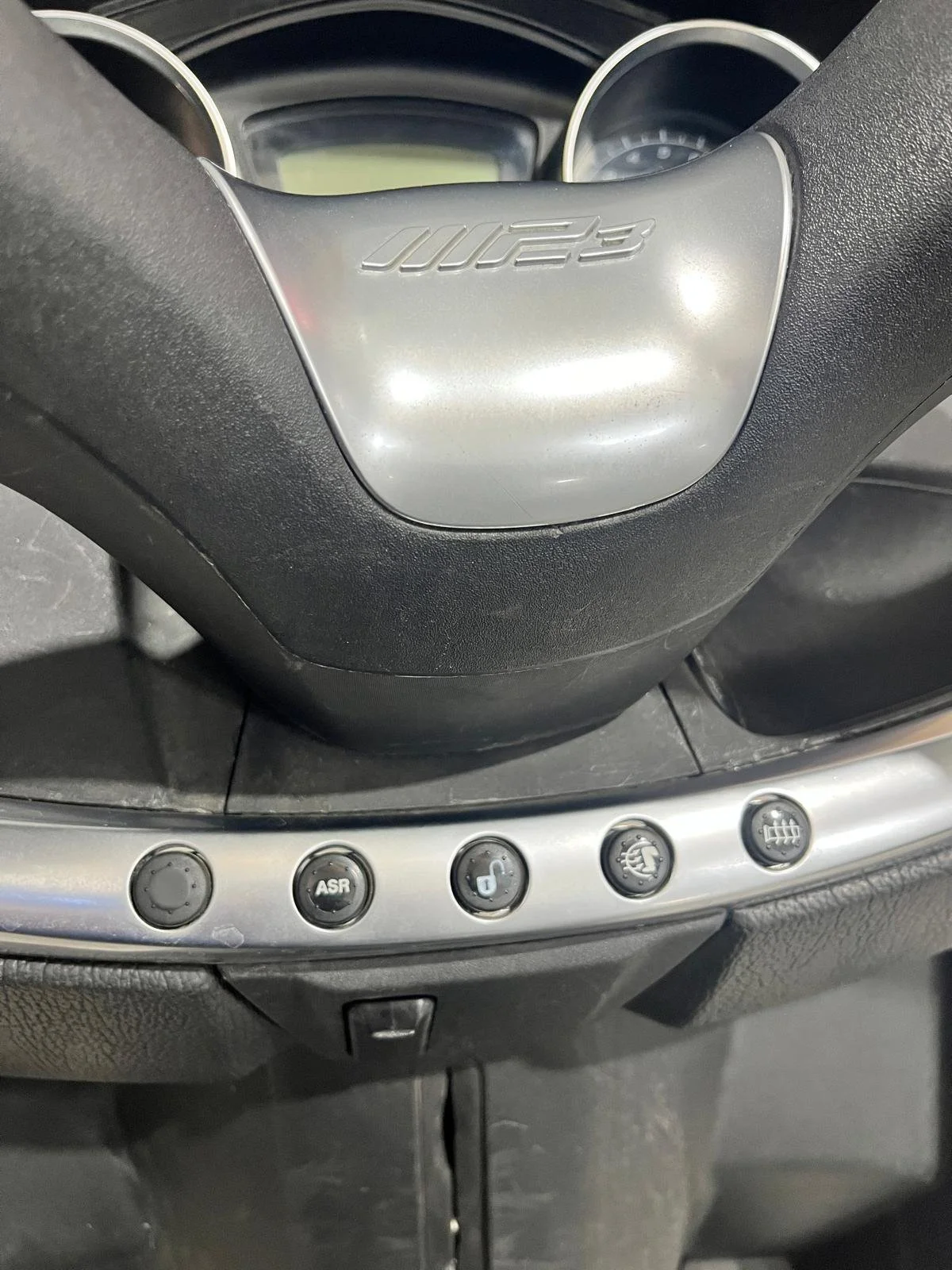 MP3 500 Sport ABS 06.jpeg