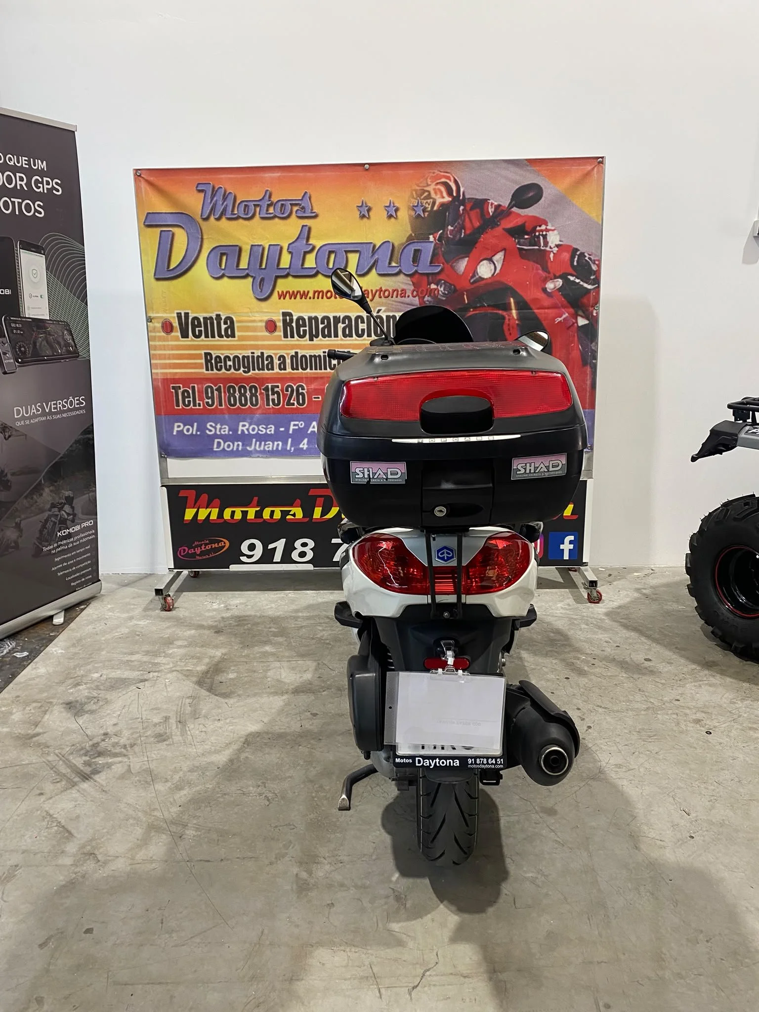 Piaggio 300 x7 06.jpeg