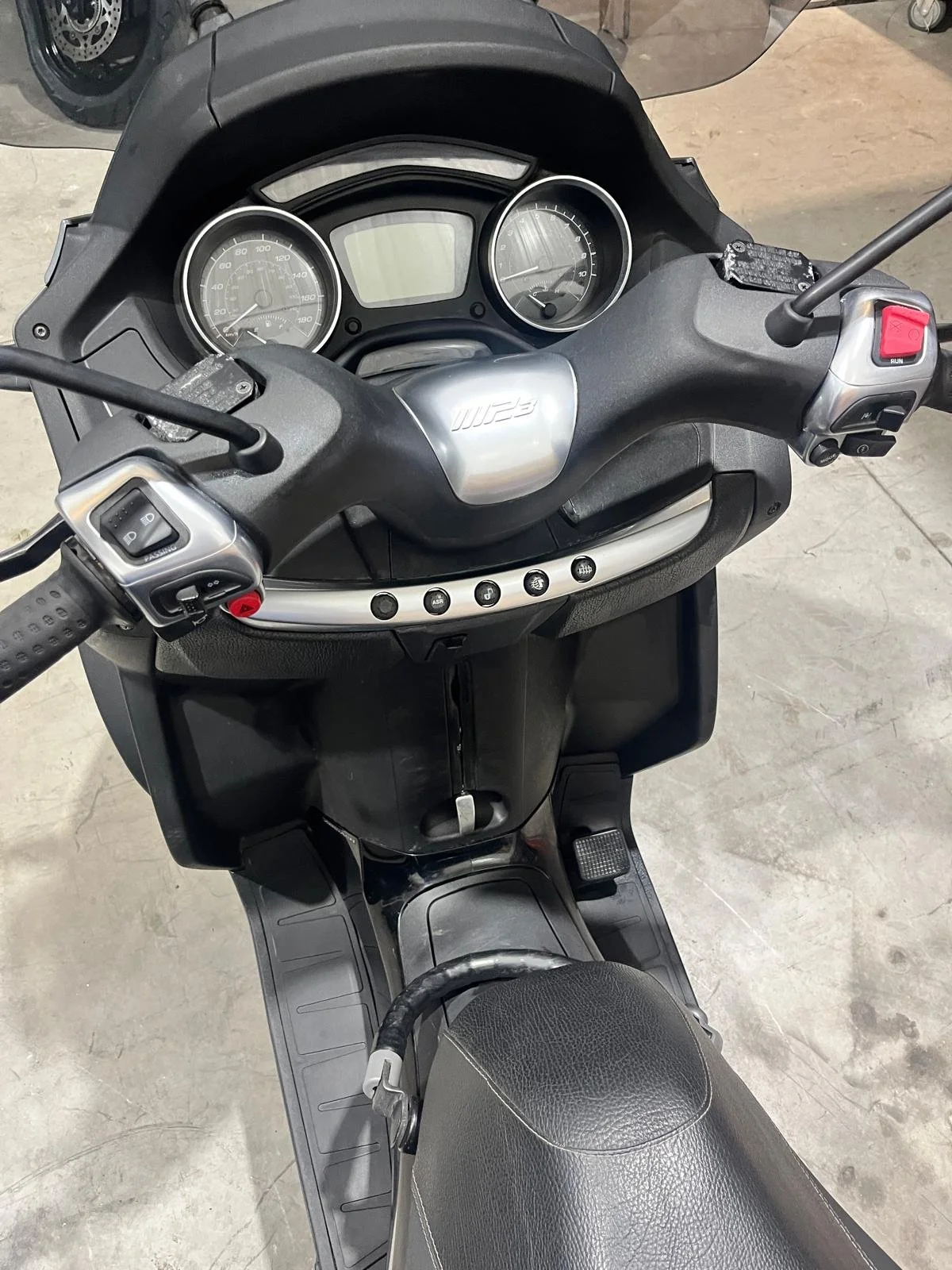 MP3 500 Sport ABS 21.jpeg