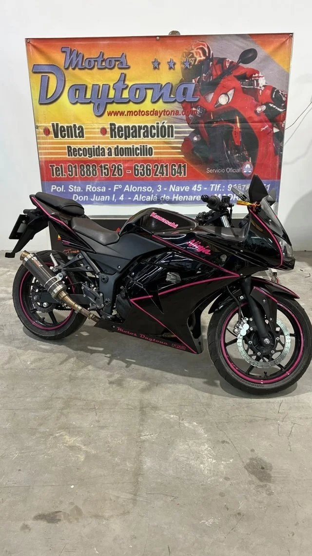 Kawasaki ninja 250 2009 02.jpg
