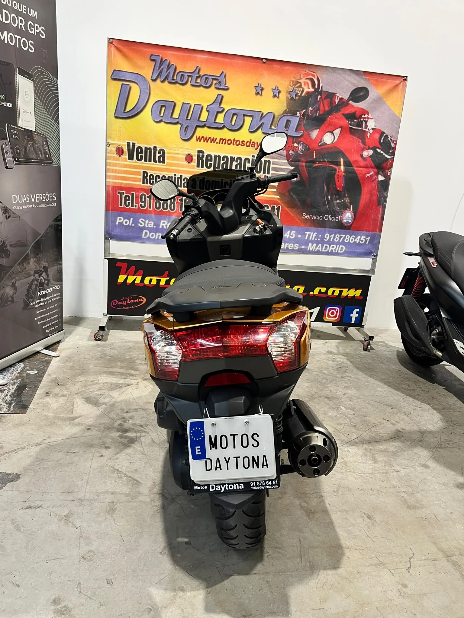 Kymco Superdink 125 03.jpeg