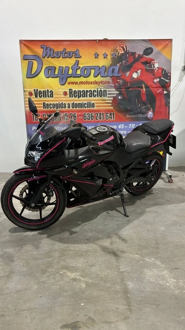 Kawasaki ninja 250 2009 01.jpg