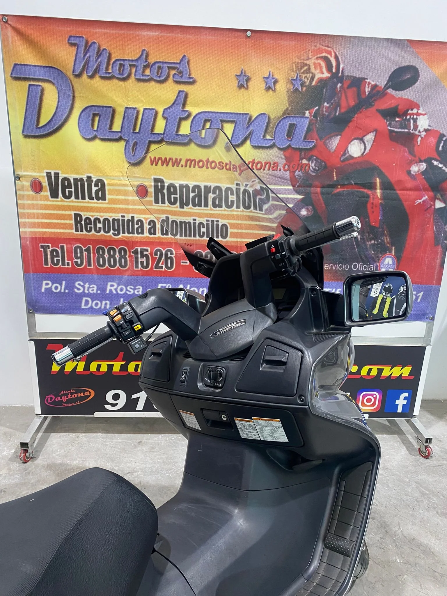 Burgman 650 05.jpeg