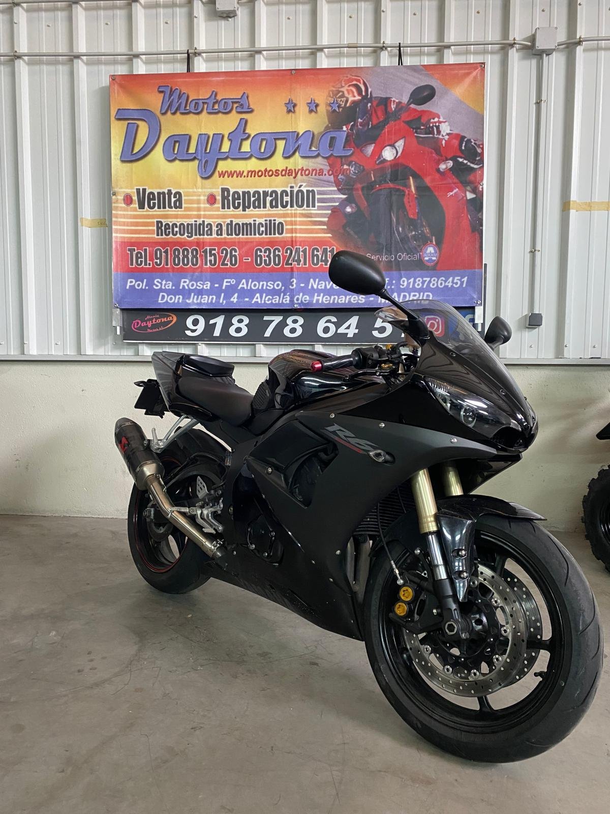 YAMAHA R6