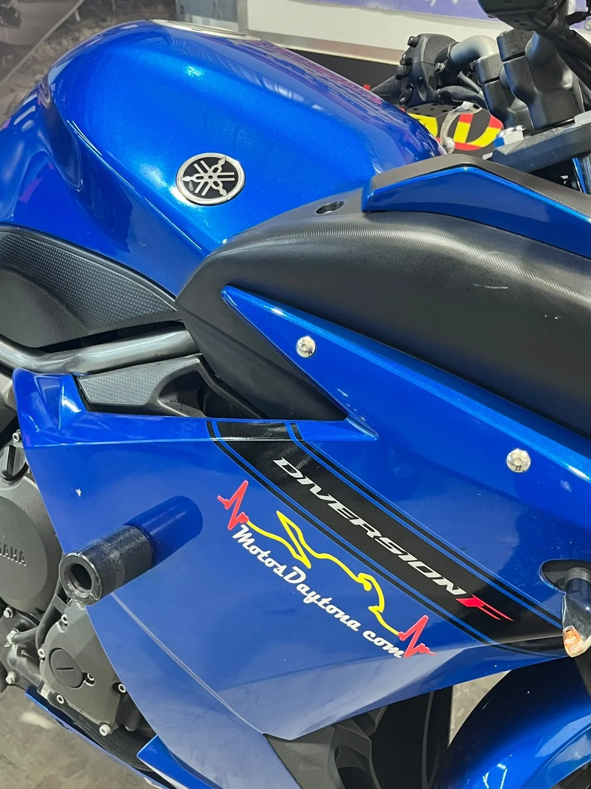 Yamaha XJ6 año 2010 azul 2261 GTL 01.jpeg